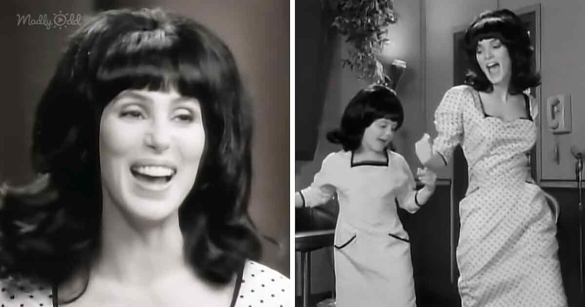 Cher e Christina Ricci em cenas do clip da música