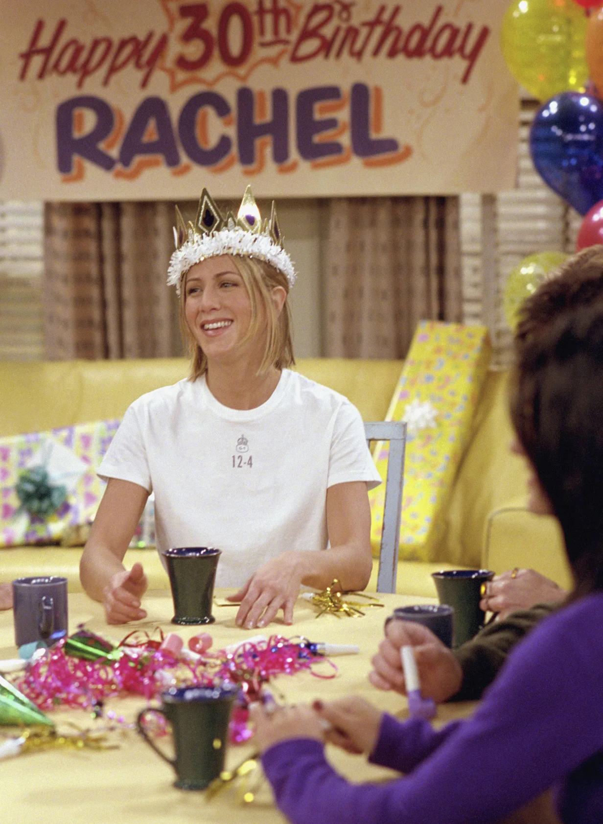 A personagem Rachel no episódio em que comemorou 30 anos