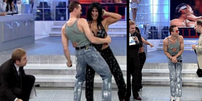 Gugu, abaixado, observa a interação pélvica entre o ator e a cantora. No outro quadro, Van Damme, encolhido, cruza as mãos em frente ao púbis, enquanto Gretchen aponta e o Gugu ri.