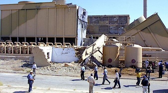 A usina em inspeção após o ataque