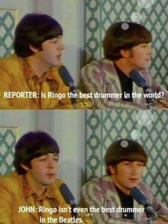 dois frames de entrevista dos Beatles, com as legendas do diálogo traduzido no post