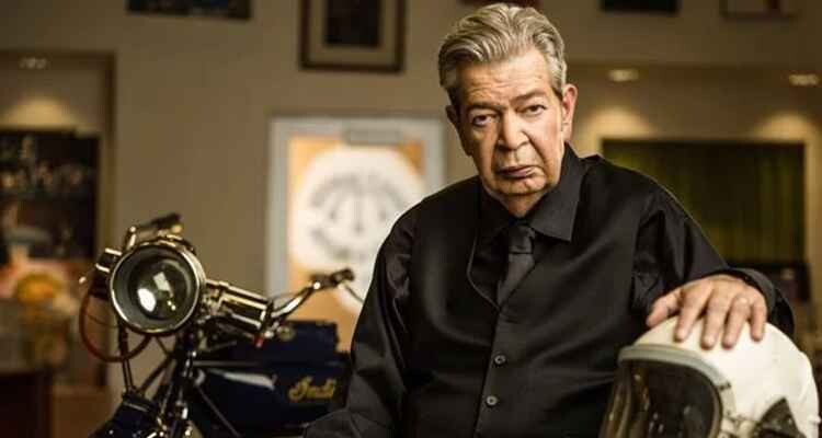 Richard Harrison em cenário do seu show