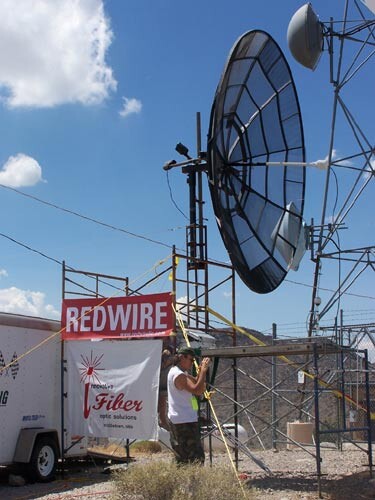A antena de uma das extremidades da conexão recordista