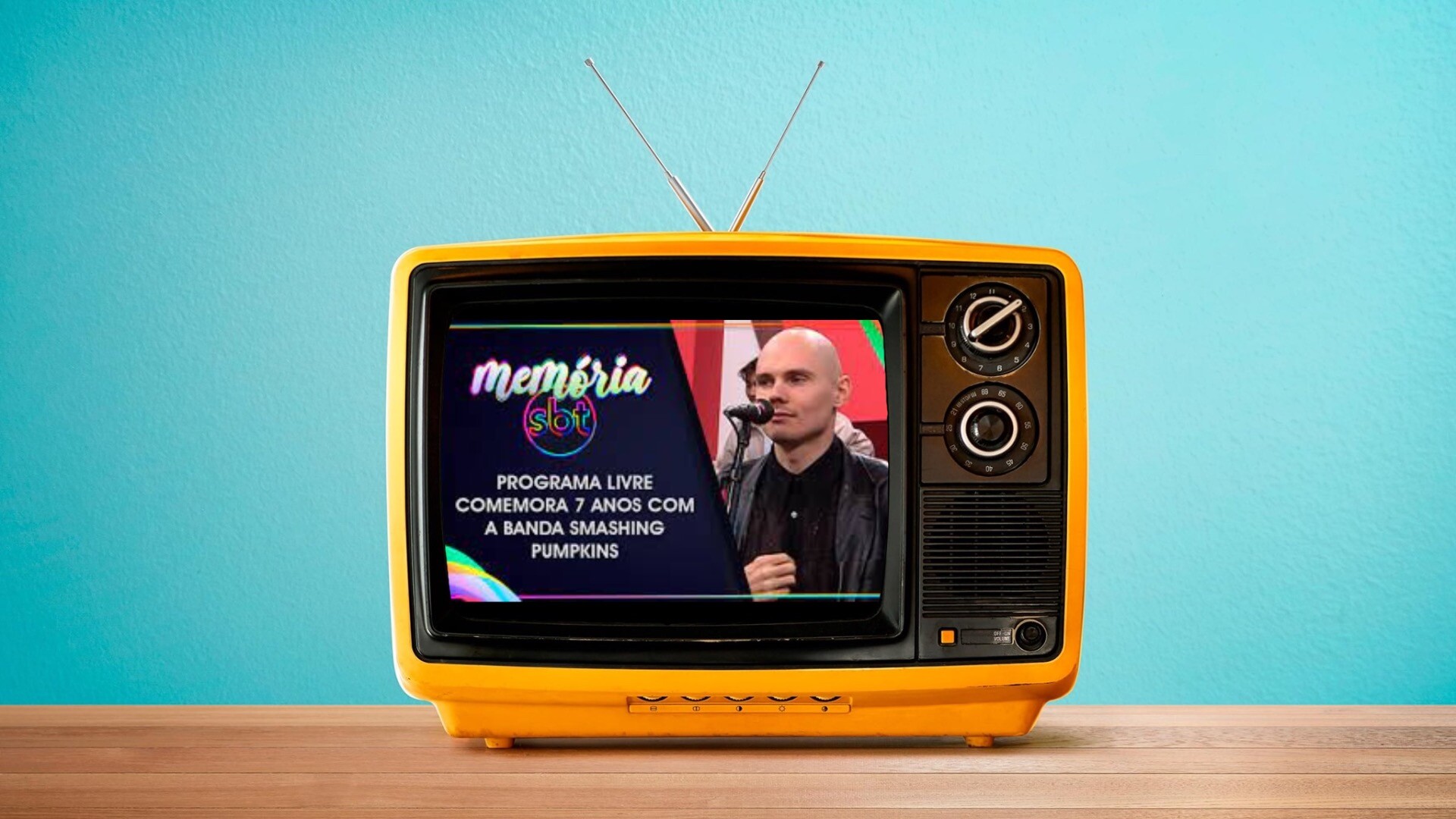 Banner do SBT Memória alusivo à presença do Smashing Pumpkins no Programa Livre