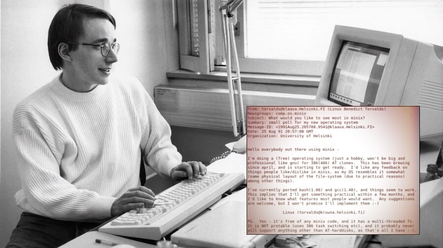 Linus Torvalds opera uma estação de trabalho nos anos 90, em foto em preto e branco, com montagem de impressão da mensagem descrita no texto do toot.