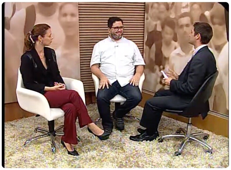 A Giselle Coelho e eu, no estúdio da TV AL