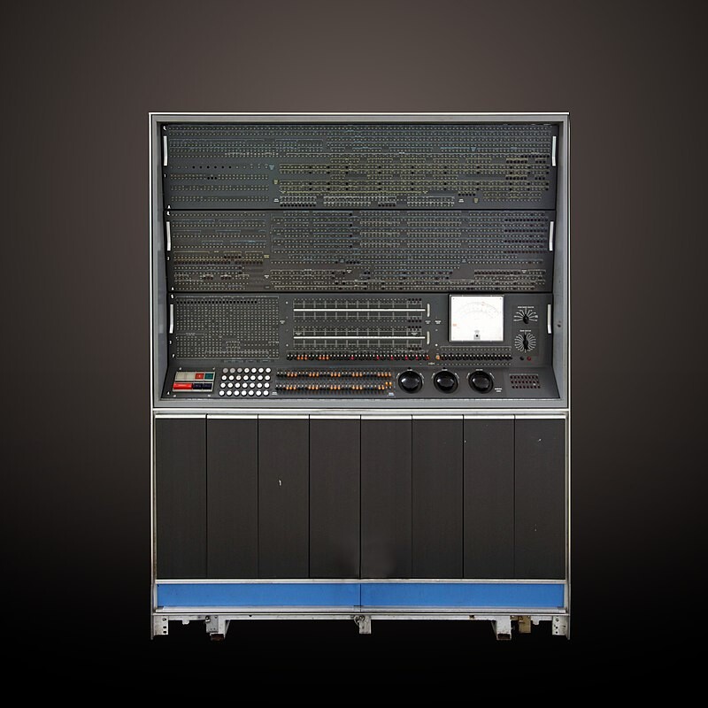 Console de manutenção do IBM 7030 no museu de artes e ofícios, em Paris<br>