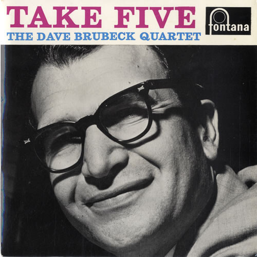 Capa da versão inglesa do single de Take Five, com foto em close de Dave Brubeck