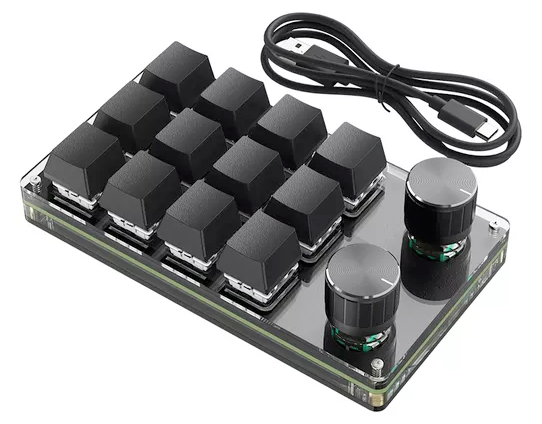 Foto promocional de um teclado estilo ch57x com 12 teclas e 2 knobs, ao lado de um cabo USB C