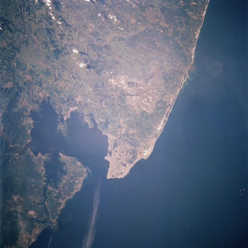 Imagem de satélite, do final do século XX, da Baía de Todos-os-Santos