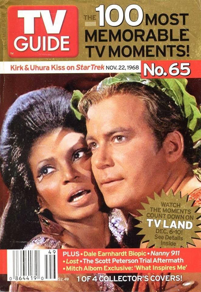Capa da revista TV Guide listando o episódio do beijo de Uhura e Kirk como um dos 100 momentos mais memoráveis da história da TV<br>