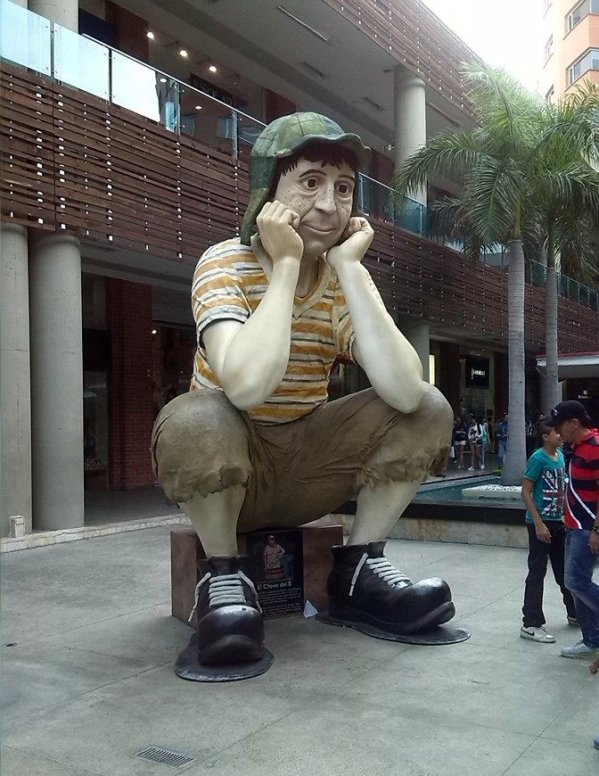 Estátua do personagem Chaves, na Colômbia<br>