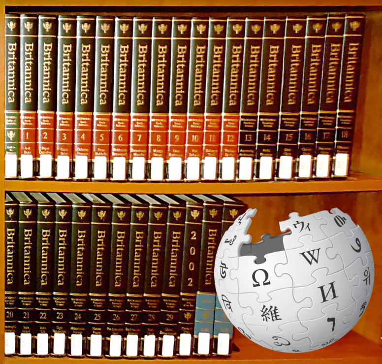 Logo da Wikipedia junto a duas prateleiras de biblioteca contendo volumes impressos da Britânica
