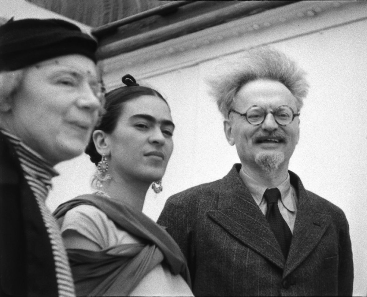 Trótski ao lado de Frida Kahlo, no México da década de 1930