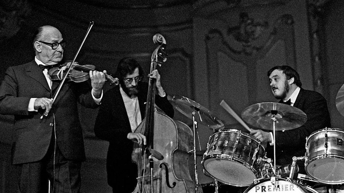 Foto em preto e branco de Joe Venuti e sua banda