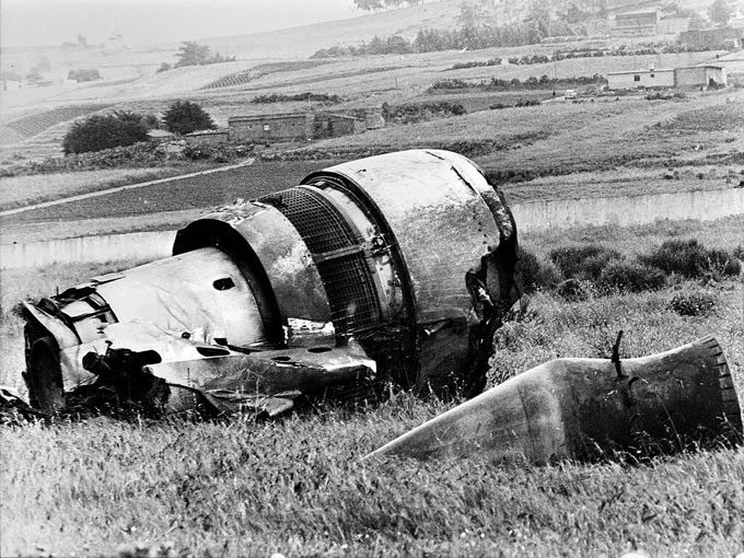 Destroço de um dos motores após o acidente