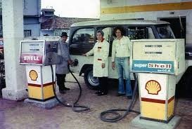 Um posto de gasolina antigo em Belém