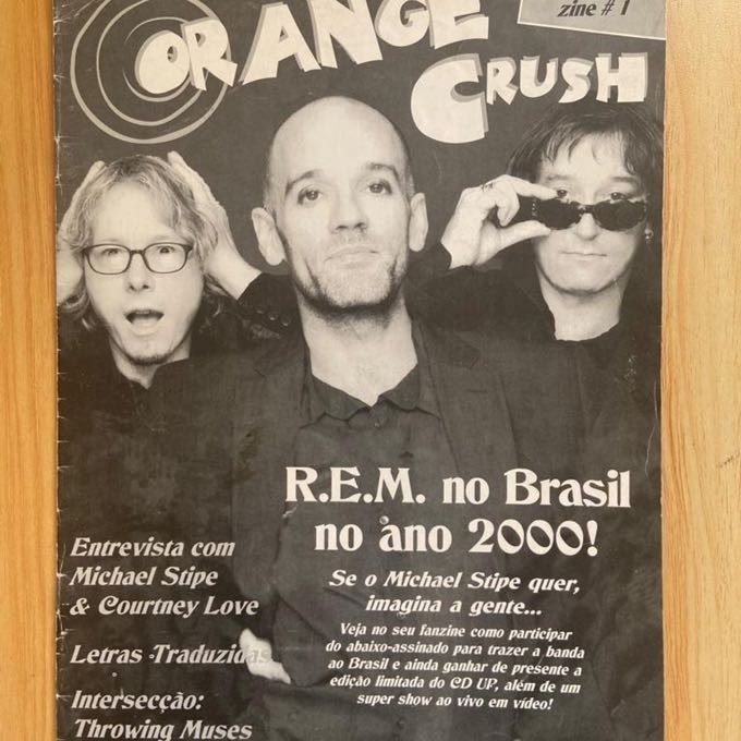 Capa do zine Orange Crush, sobre o REM, que circulou no Brasil em 1999