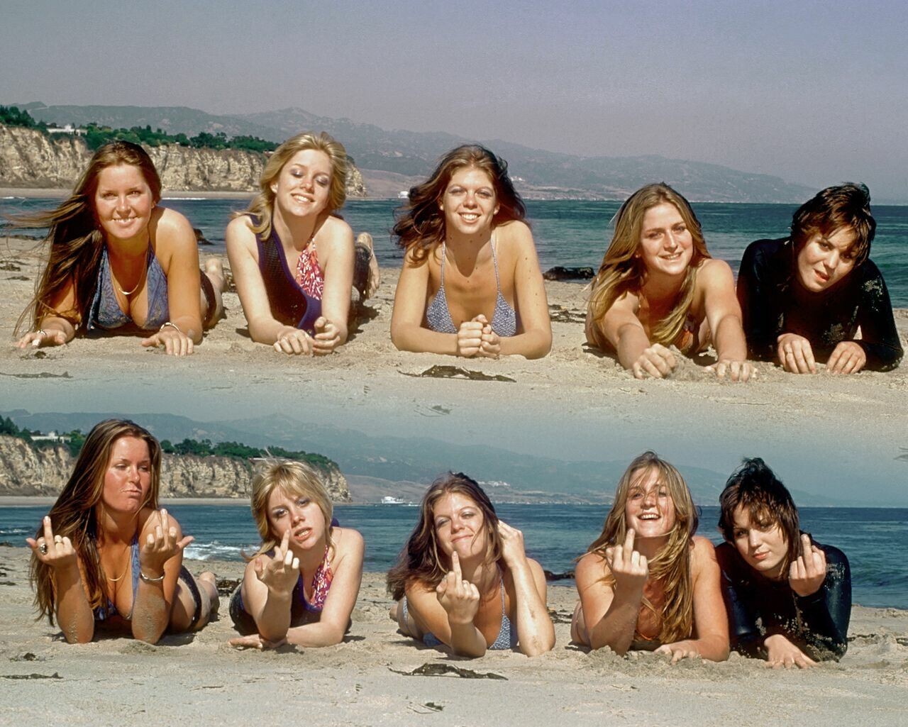 Colagem de duas fotos das integrantes do The Runaways, em cenário de praia, sendo que em uma delas estão sorrindo, e na outra estão em atitude agressiva para a câmera<br>