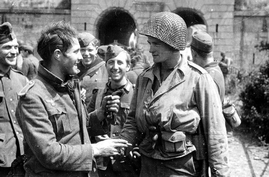 Militares alemães e dos EUA que se uniram na defesa do campo de prisioneiros de Itter