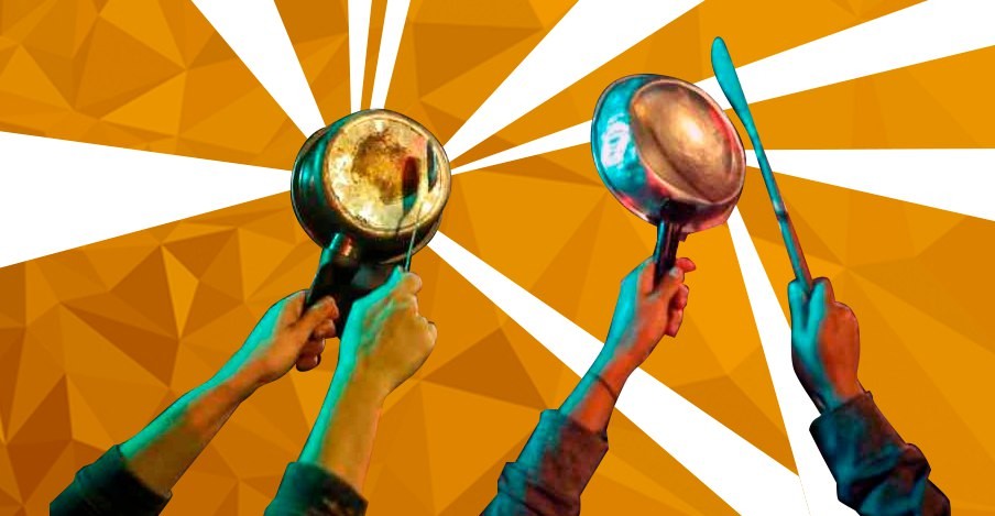 Ilustração mostra os braços de duas pessoas batendo em panelas com utensílios de cozinha.