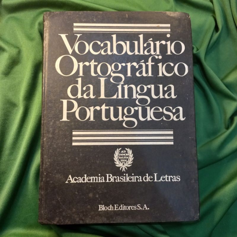 Capa de uma edição impressa do Vacabulário Ortográfico da ABL, editada pela Bloch.
