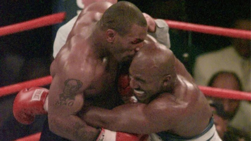 O momento da mordida de Tyson