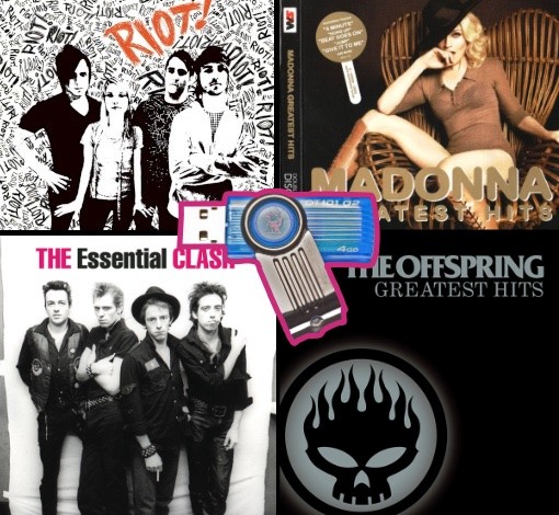 Foto de um pen drive sobreposto a capas do disco Riot, do Paramore, e de coletâneas de Madonna, THe Clash e Offspring.