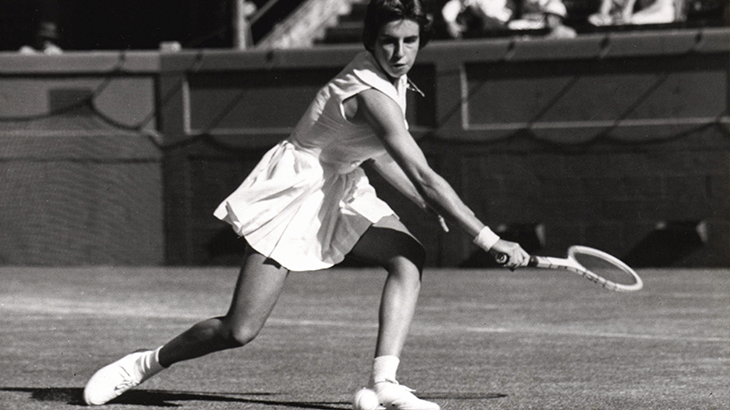 Maria Esther Bueno em quadra