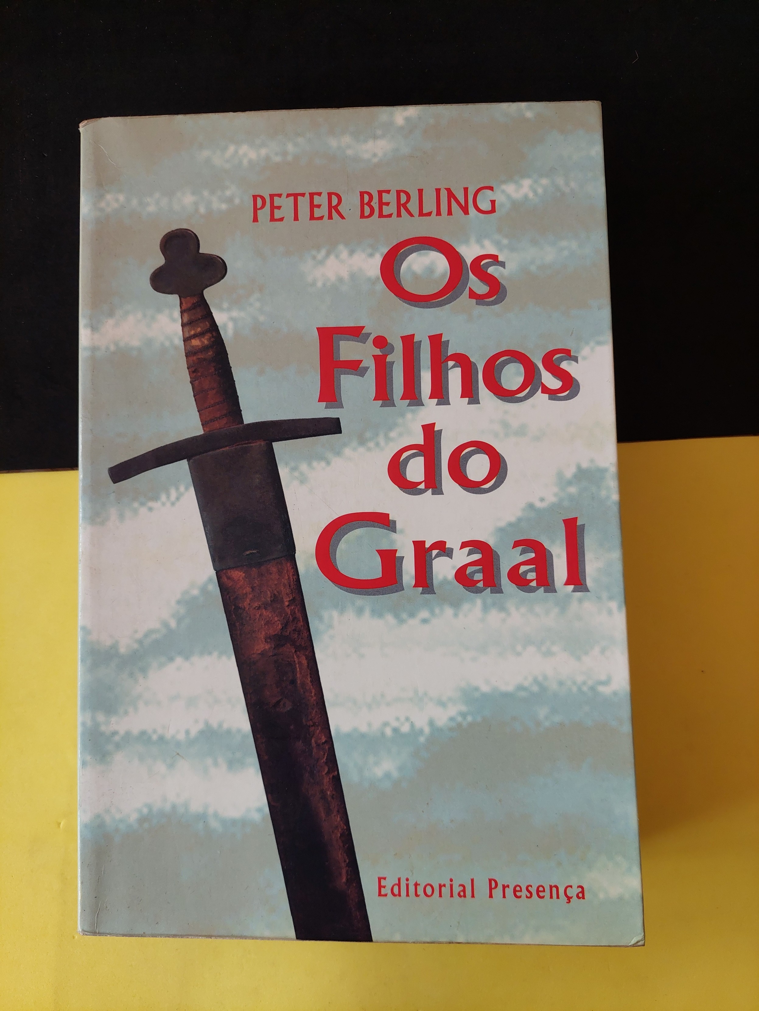 Capa de uma edição portuguesa de os filhos do Graal