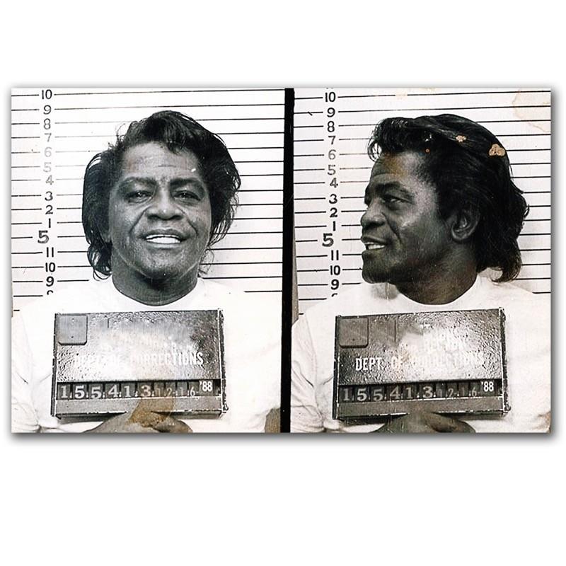 Fotos tiradas na delegacia em uma das vezes em que James Brown foi detido