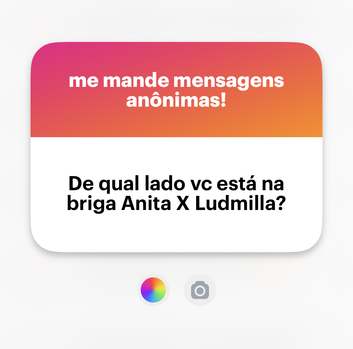 Banner do NGL com a pergunta: <br><br>De qual lado vc está na briga Anita X Ludmilla?