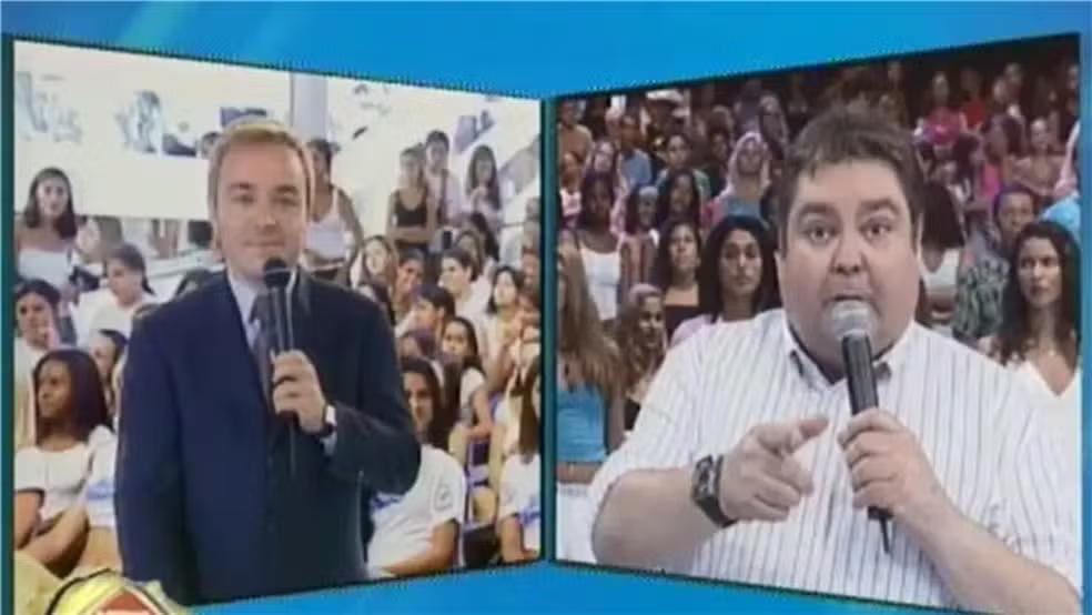 Imagem capturada do momento do crossover mostra Gugu, à esquerda, e Faustão, à direita, simultaneamente na tela e conversando ao vivo.