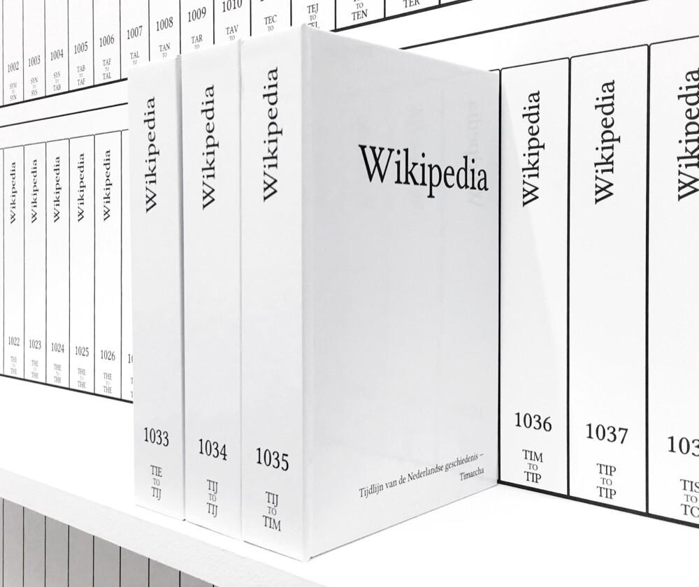Volumes 1022 a 1037 de uma edição hipotética da Wikipedia impressa.