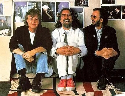Foto de Paul, George e Ringo