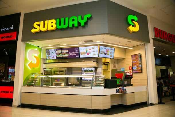 Balcão do Subway em um shopping brasileiro