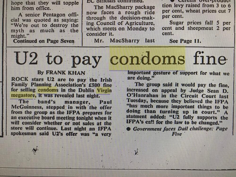 Matéria de jornal em inglês sobre essa ação do U2